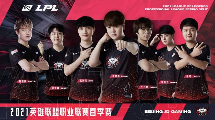 审视他在场 审视他在场