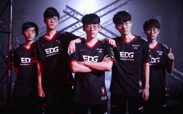 迫使对手中 迫使对手中